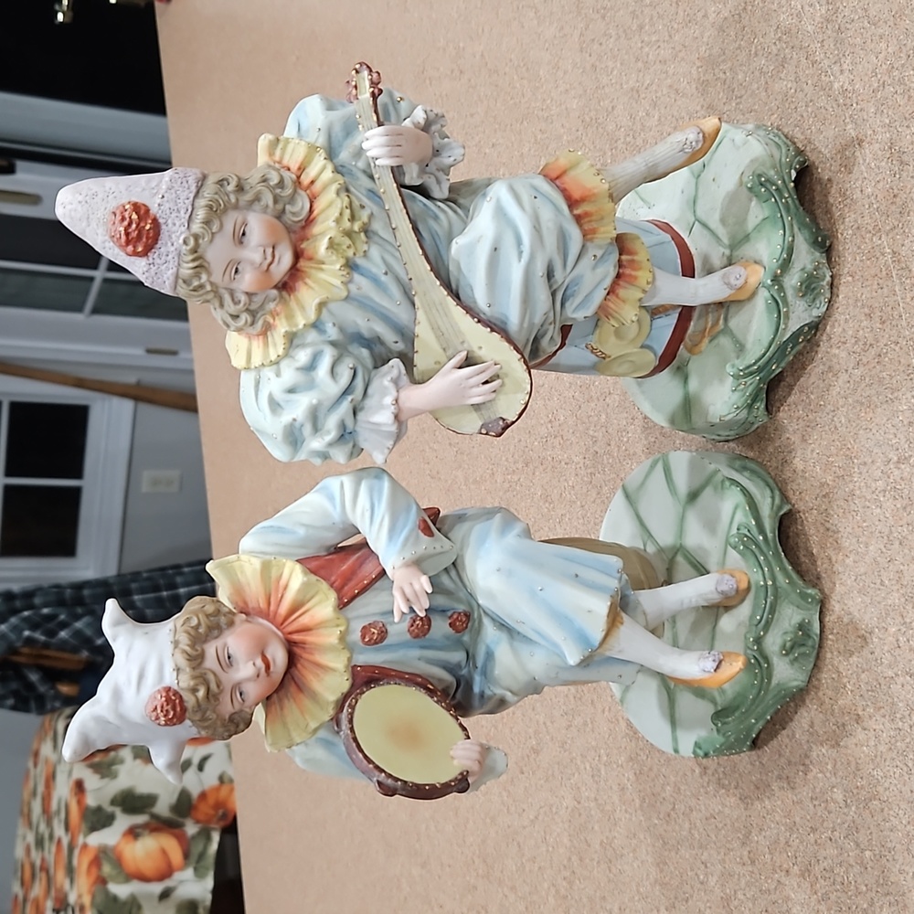 2 Elizabethan Era Musician Statues!!!